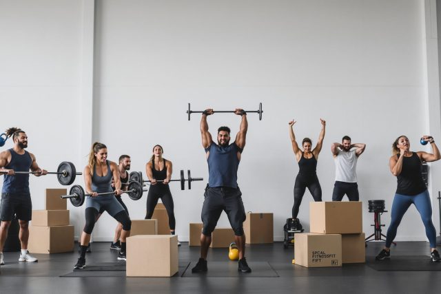 découvrez 15 influenceurs crossfit incontournables pour faire le plein de motivation et transformer votre routine d’entraînement grâce à leurs conseils, exercices et astuces inspirantes.